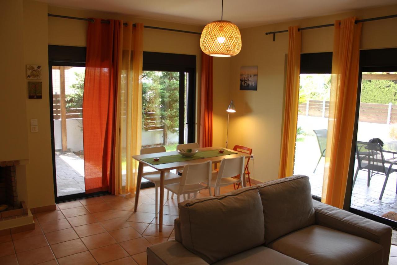 T&A Apartment,Near The Sea. Marathón Exterior foto